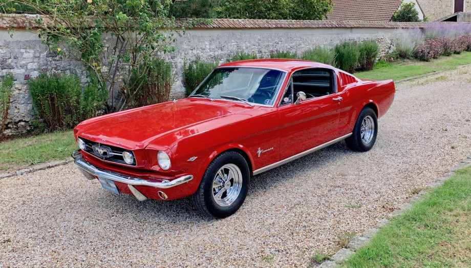 FORD MUSTANG FASTBACK 1965