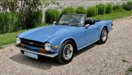 TRIUMPH TR6 