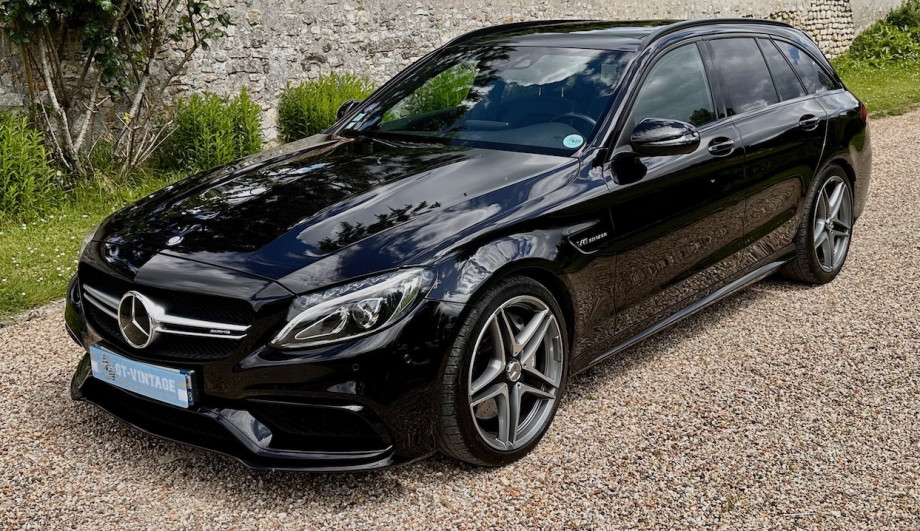 MERCEDES C63 AMG 2016