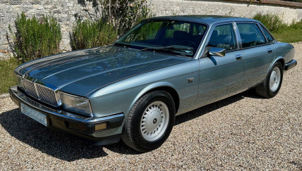 JAGUAR XJ40 SOVEREIGN 1990