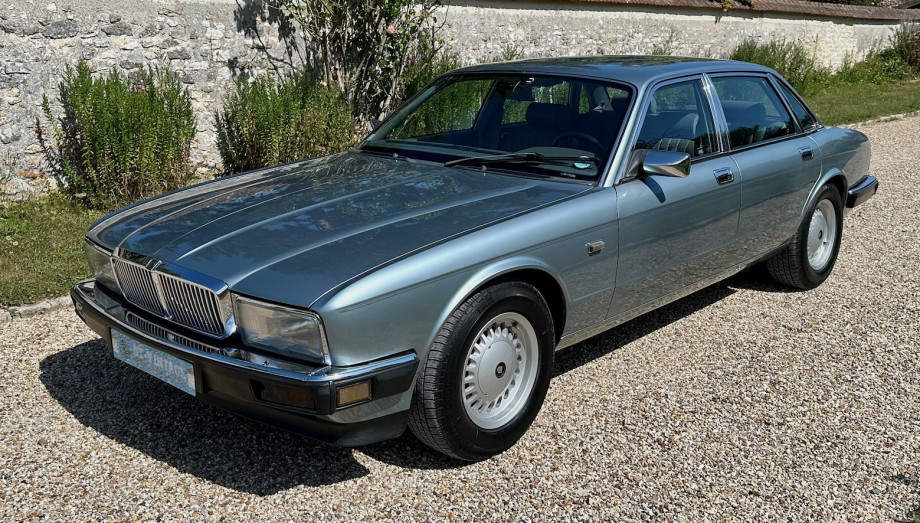 JAGUAR XJ40 SOVEREIGN 1990