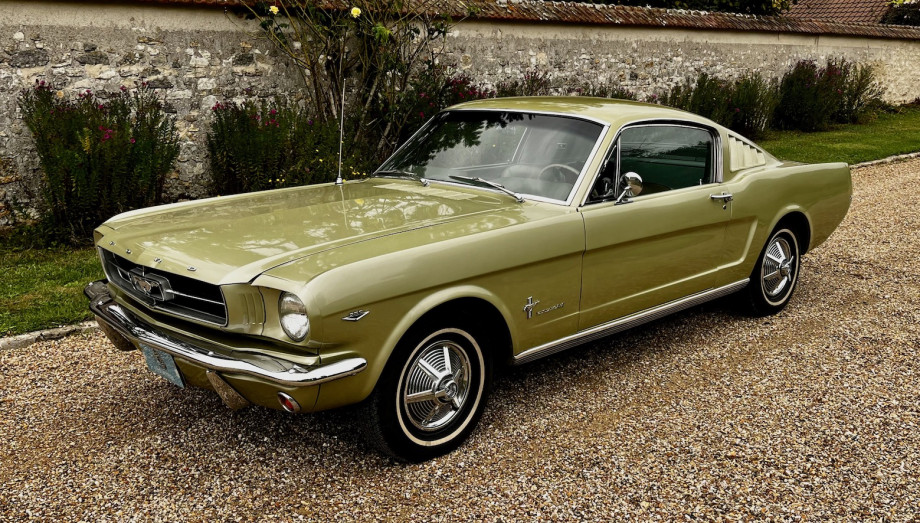 FORD MUSTANG FASTBACK 1965